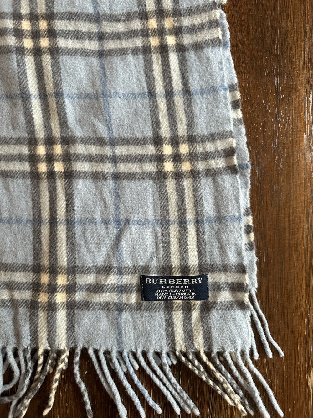 Vintage Burberry Cashmere scarf - Picture 10 of 11